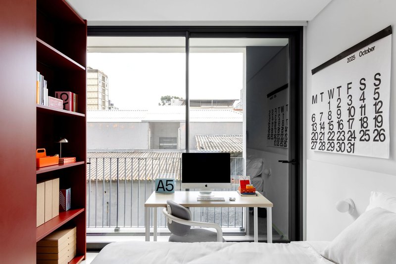 Apartamento Piracema / Nommo Arquitetos + BOSCARDIN CORSI - Fotografia de Interiores, Cozinha, Mesa, Cadeira, Prateleira, Dormitório, Cama