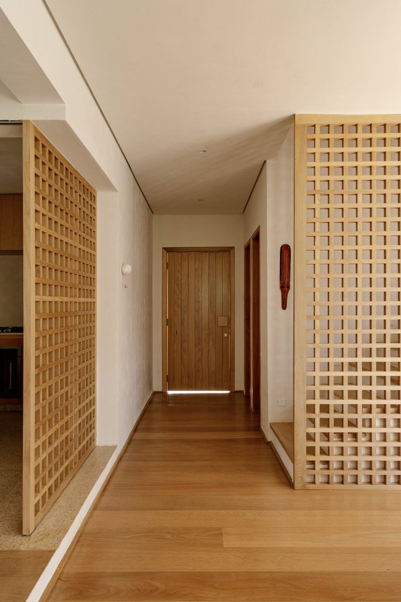 Casa Alto de Pinheiros / Terra Arquitetura - Fotografia de Interiores, Madeira, Iluminação, Porta