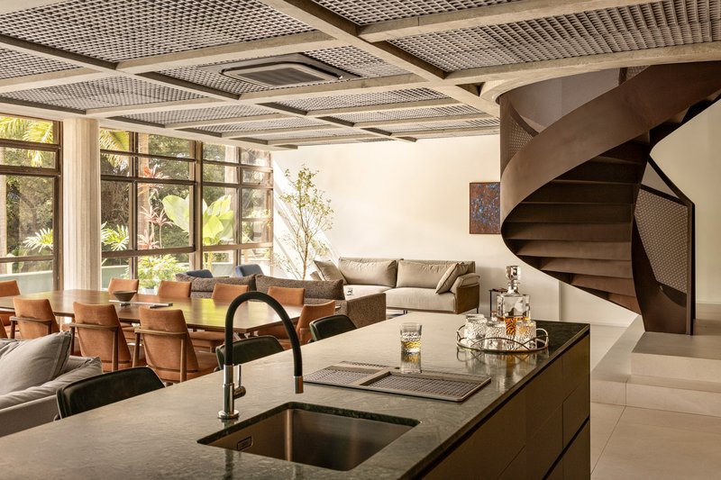 Apartamento Moiré / CODA Arquitetura - Fotografia de Interiores, Madeira, Cadeira, Mesa, Iluminação