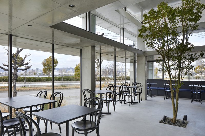 Cafeteria em Ujina / IGArchitects - Fotografia de Interiores, Sala de Jantar, Mesa, Cadeira, Janela