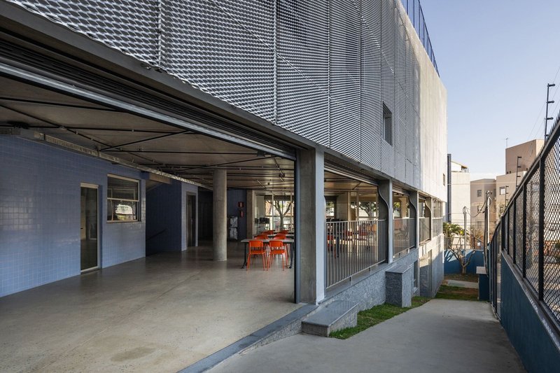 Colégio Alumnus / BIRI + Estúdio Pedro Haruf + MOBIO Arquitetura - Fotografia de Exterior, Fachada, Janela