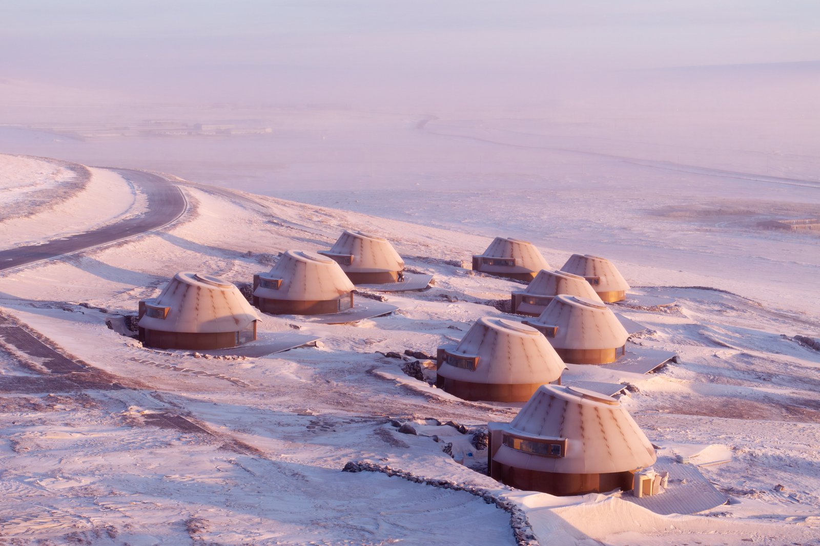 Refúgio de Serenidade no Coração de Vulcões