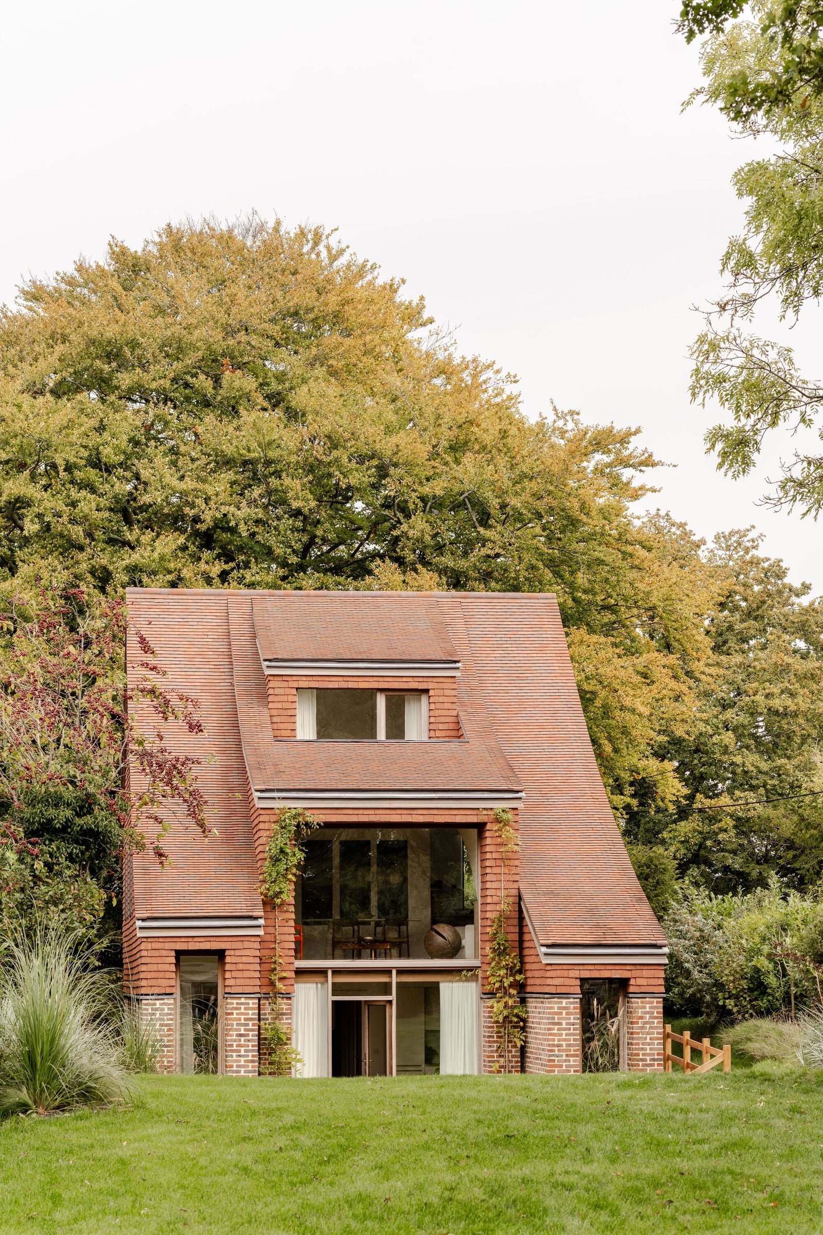 Sob o Encanto do Concreto e do Horizonte