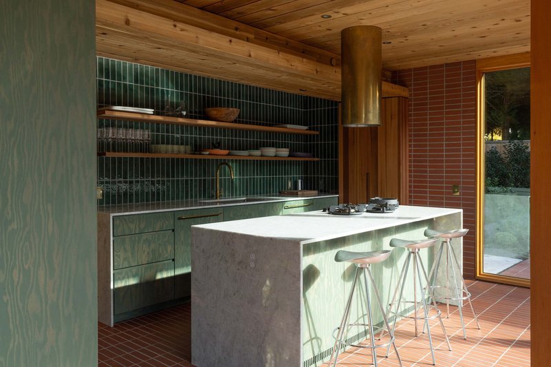 Casa Osler / Scott and Scott Architects  - Fotografia de Interiores, Cozinha, Madeira, Bancada, Vidro, Cadeira